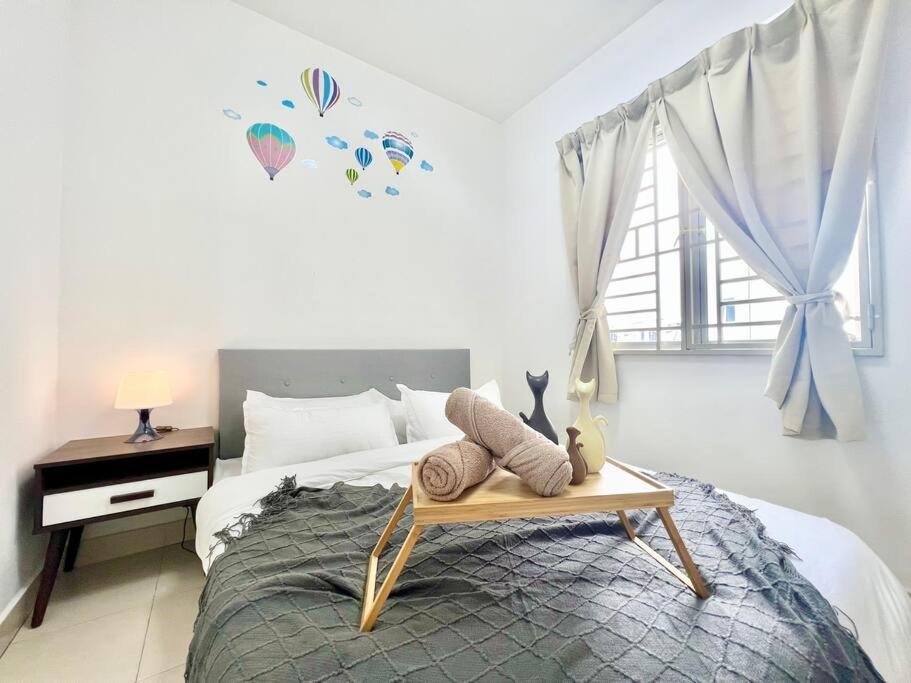 O3 1-12pax Cozy Setia Alam Sccc Tv&wifi Pool *