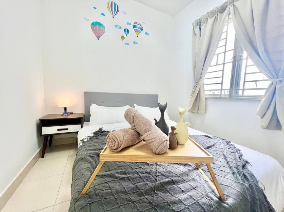 O3 1-12pax Cozy Setia Alam Sccc Tv&wifi Pool *